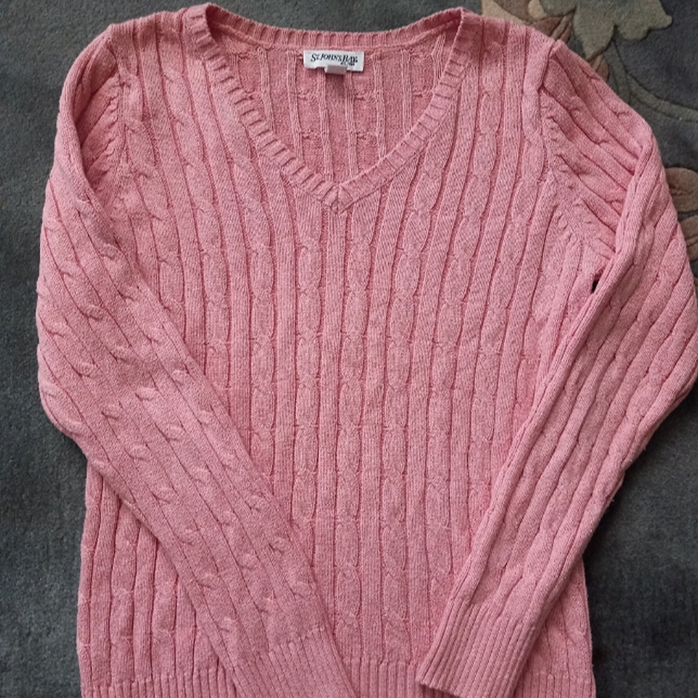 St. John's Bay: pink v-neck sweater 💕